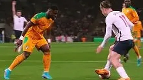 影帝王景春咏梅开启金鸡盛典，未来每届影帝后将接力点亮荣誉之光